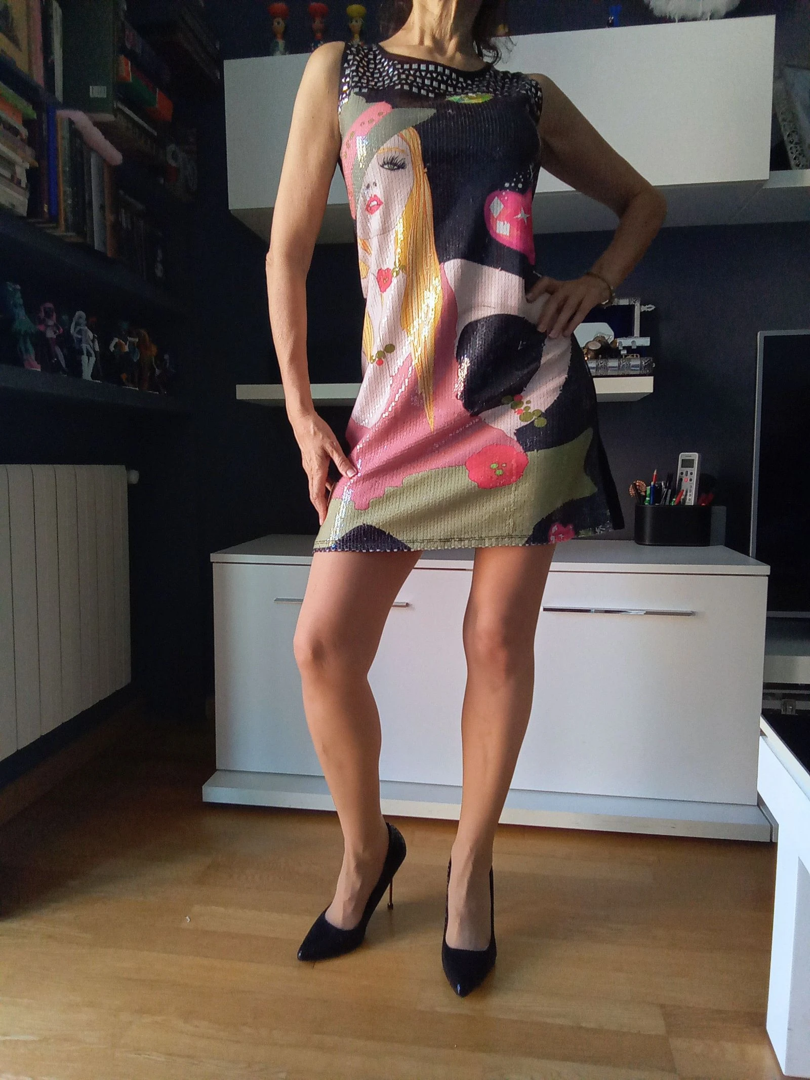 Meerkleurige jurk met pailletten en studs – photo 11